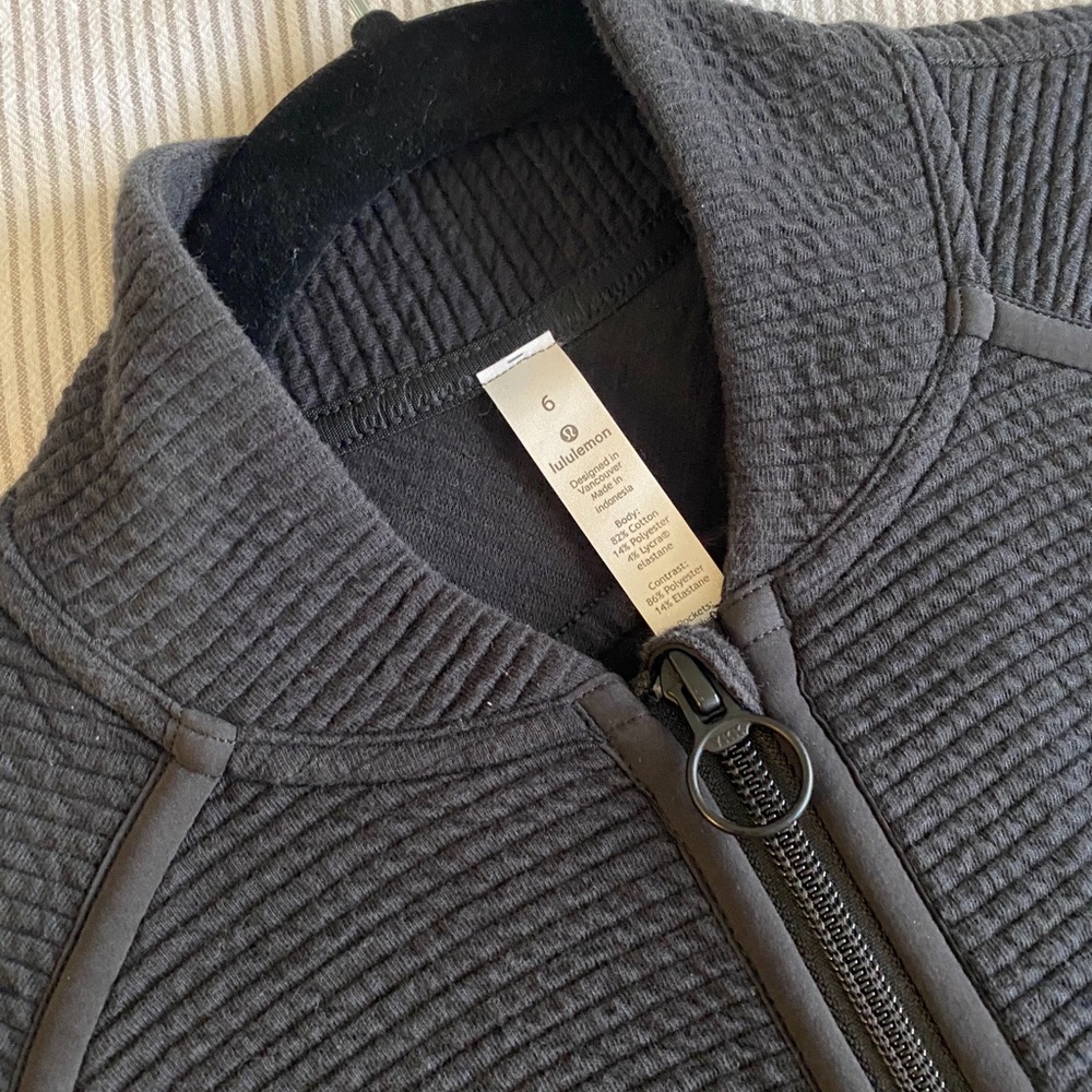 Lululemon Bomber Jacket - Picture 5 of 7